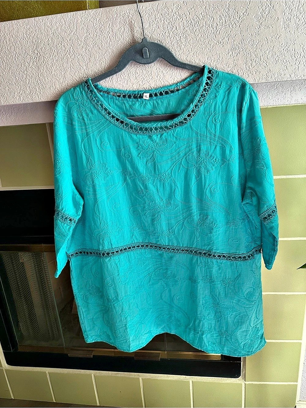Beautiful Embroidered Top Bright Aqua 🩵🩵. (XL) NWOT